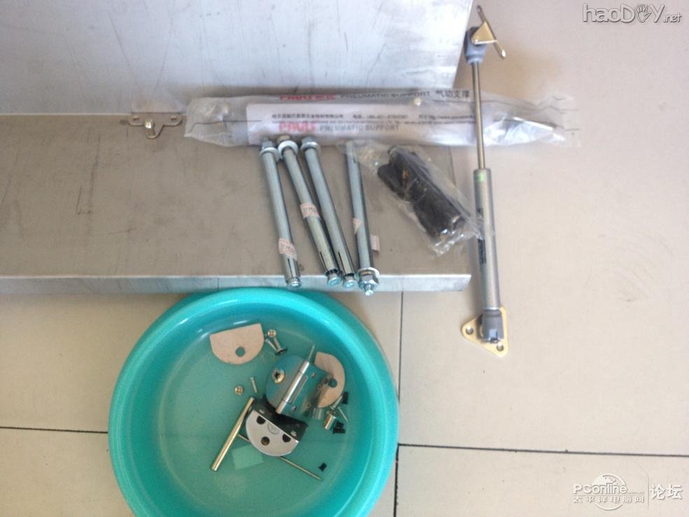 点击查看原图 制作一体化电脑桌电脑