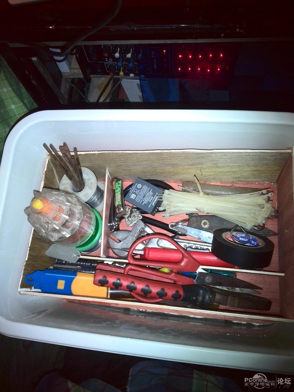 点击查看原图 倾心打造零元放大镜烙铁架夹具