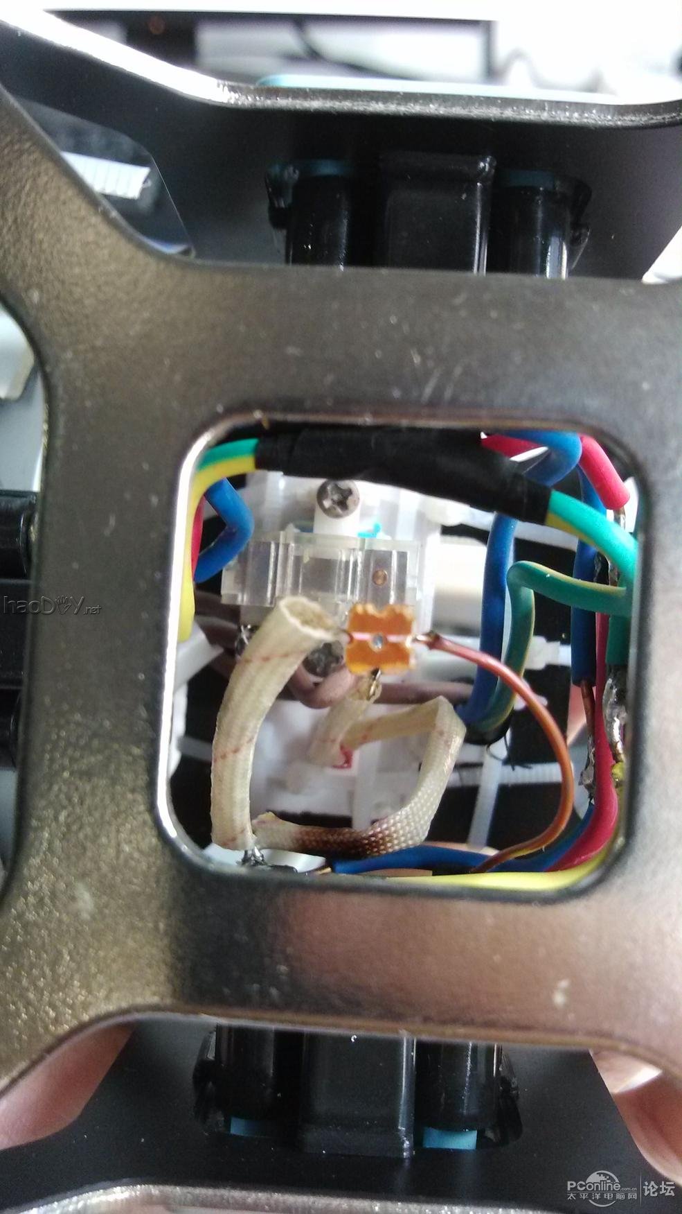 点击查看原图 DIY另类风格不安全电源插座