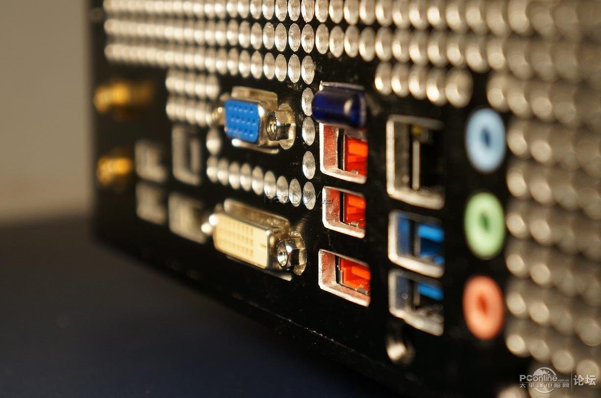 点击查看原图 DIY终极电脑小机箱~