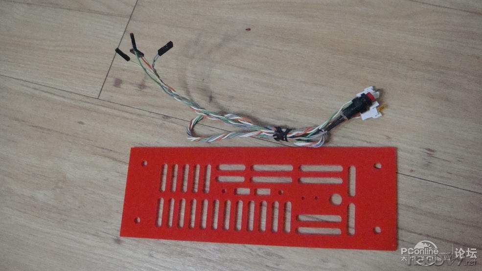 点击查看原图 给岳父母制作的超炫红色mini小机箱