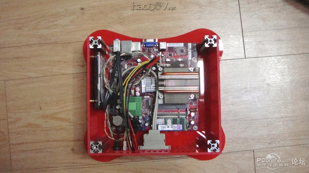 点击查看原图 给岳父母制作的超炫红色mini小机箱