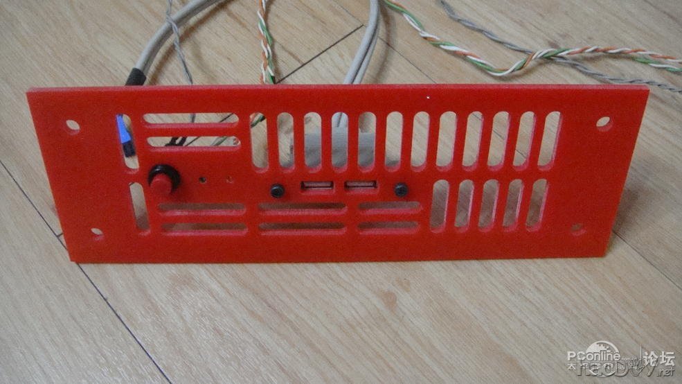 点击查看原图 给岳父母制作的超炫红色mini小机箱