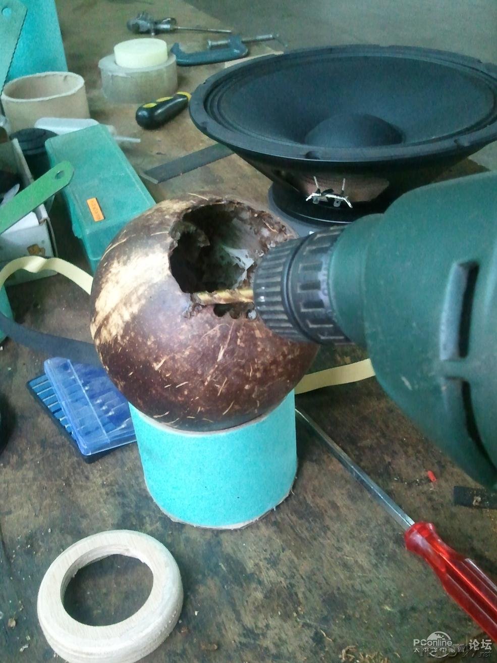 点击查看原图 做了一对椰子壳小音箱,跟大家分享一下