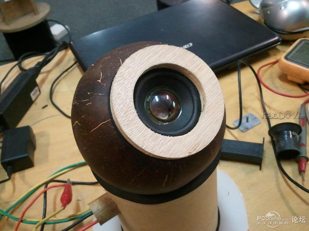 点击查看原图 做了一对椰子壳小音箱,跟大家分享一下