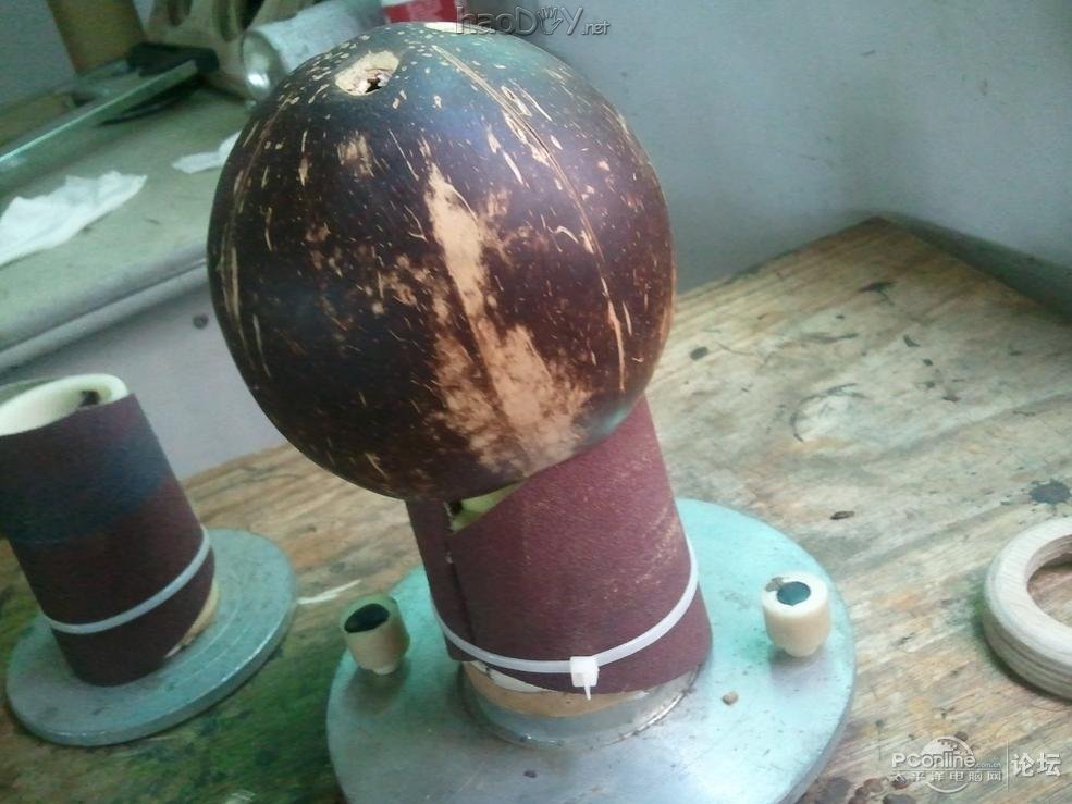 点击查看原图 做了一对椰子壳小音箱,跟大家分享一下