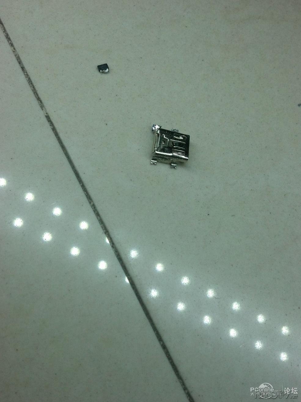 点击查看原图 自制棋盘移动电源+暴改无线耳机充电