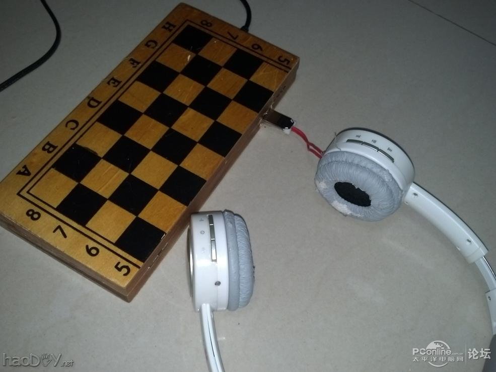 点击查看原图 自制棋盘移动电源+暴改无线耳机充电