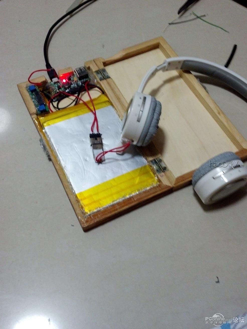点击查看原图 自制棋盘移动电源+暴改无线耳机充电