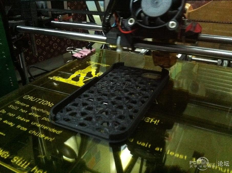 点击查看原图 用3D打印机,打印了一个iphone4手机壳