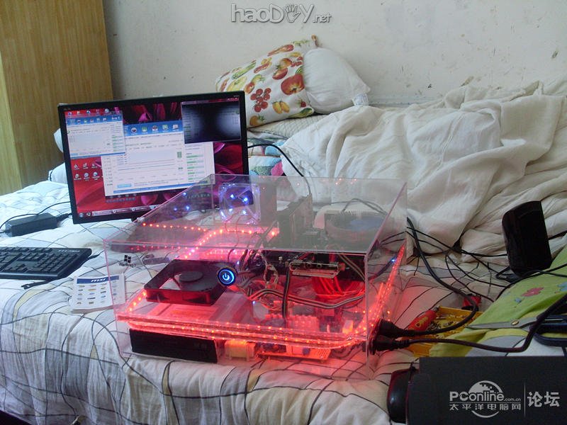 点击查看原图 全透明机箱、光污染登场啦