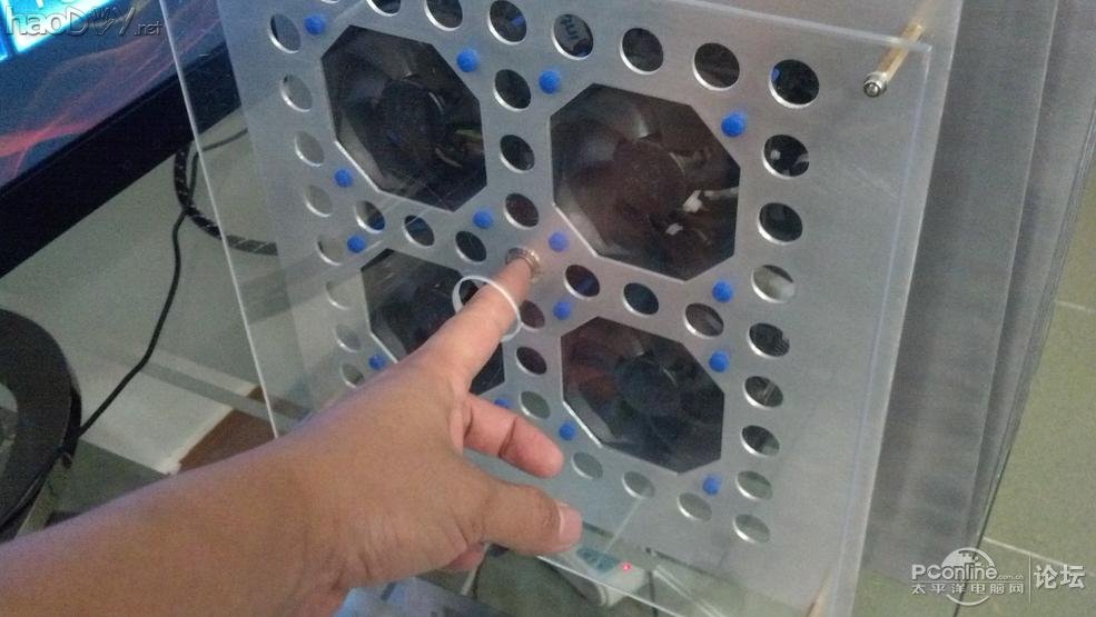 点击查看原图 全手工仿制+改造纯铝散热片+航空插头电脑机箱