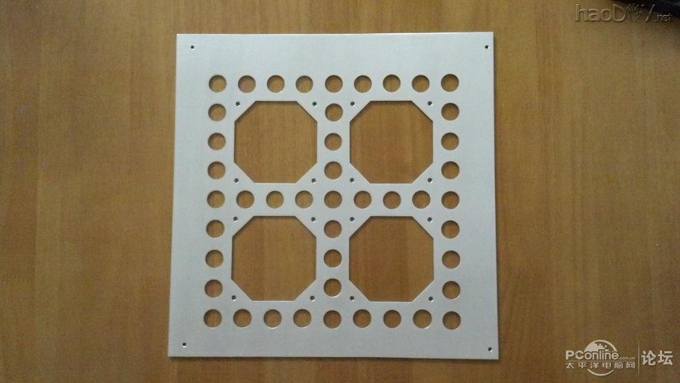 点击查看原图 全手工仿制+改造纯铝散热片+航空插头电脑机箱