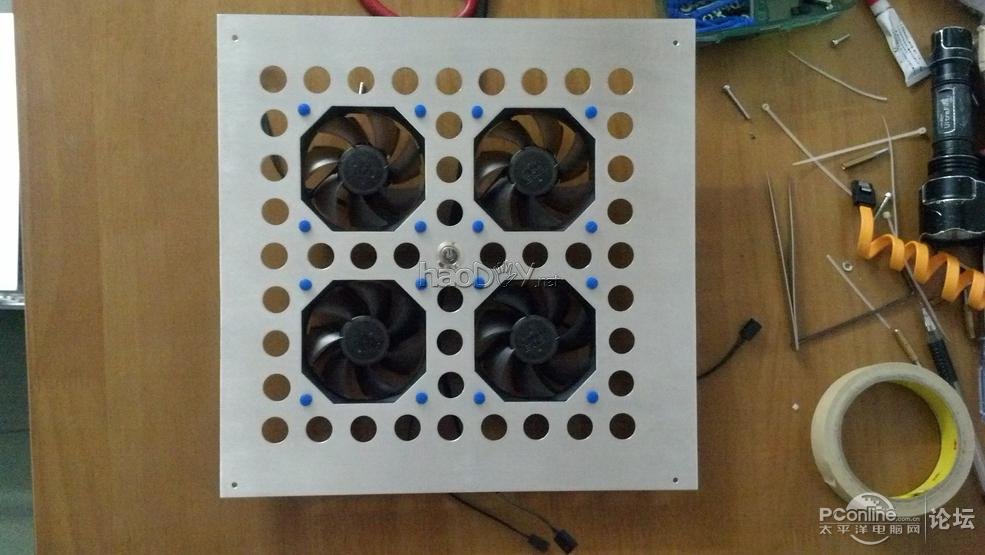 点击查看原图 全手工仿制+改造纯铝散热片+航空插头电脑机箱