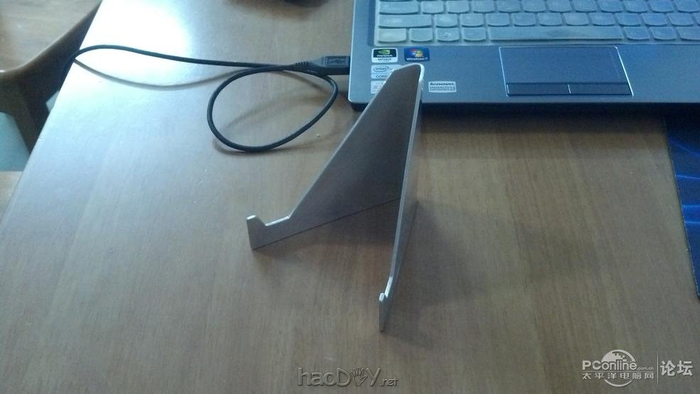 点击查看原图 全手工仿制+改造纯铝散热片+航空插头电脑机箱