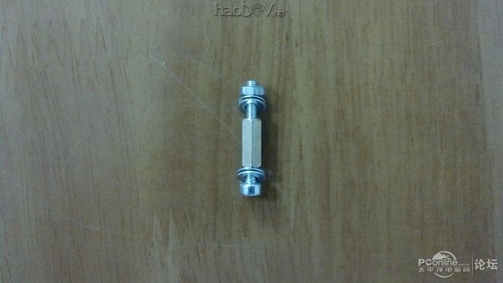 点击查看原图 全手工仿制+改造纯铝散热片+航空插头电脑机箱