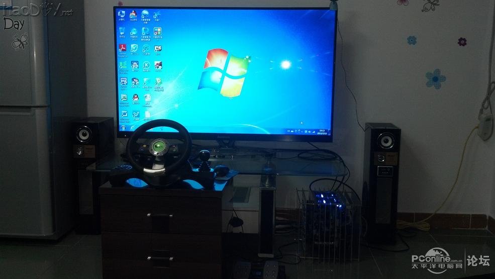 点击查看原图 全手工仿制+改造纯铝散热片+航空插头电脑机箱