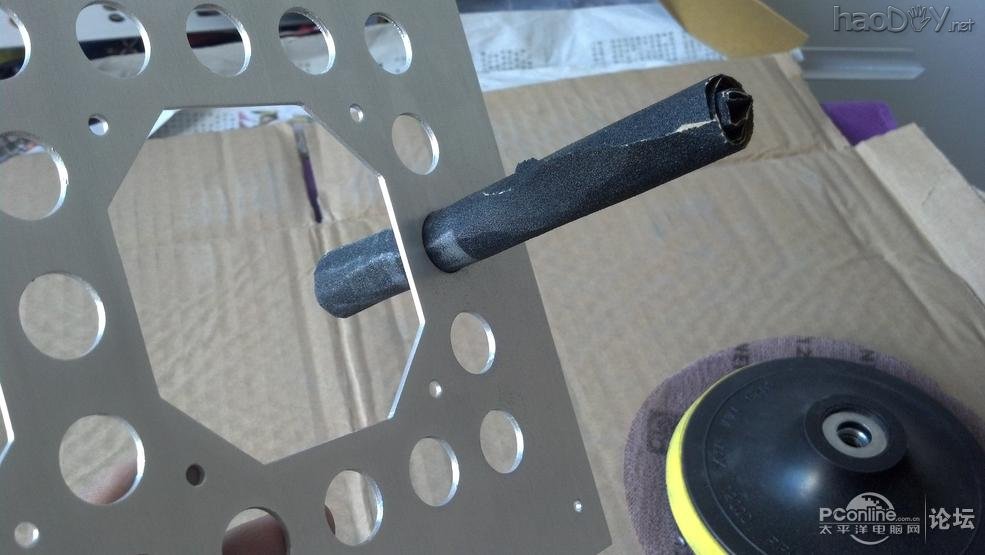 点击查看原图 全手工仿制+改造纯铝散热片+航空插头电脑机箱