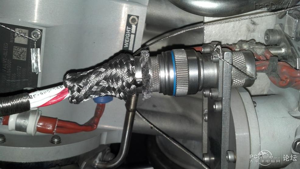 点击查看原图 全手工仿制+改造纯铝散热片+航空插头电脑机箱