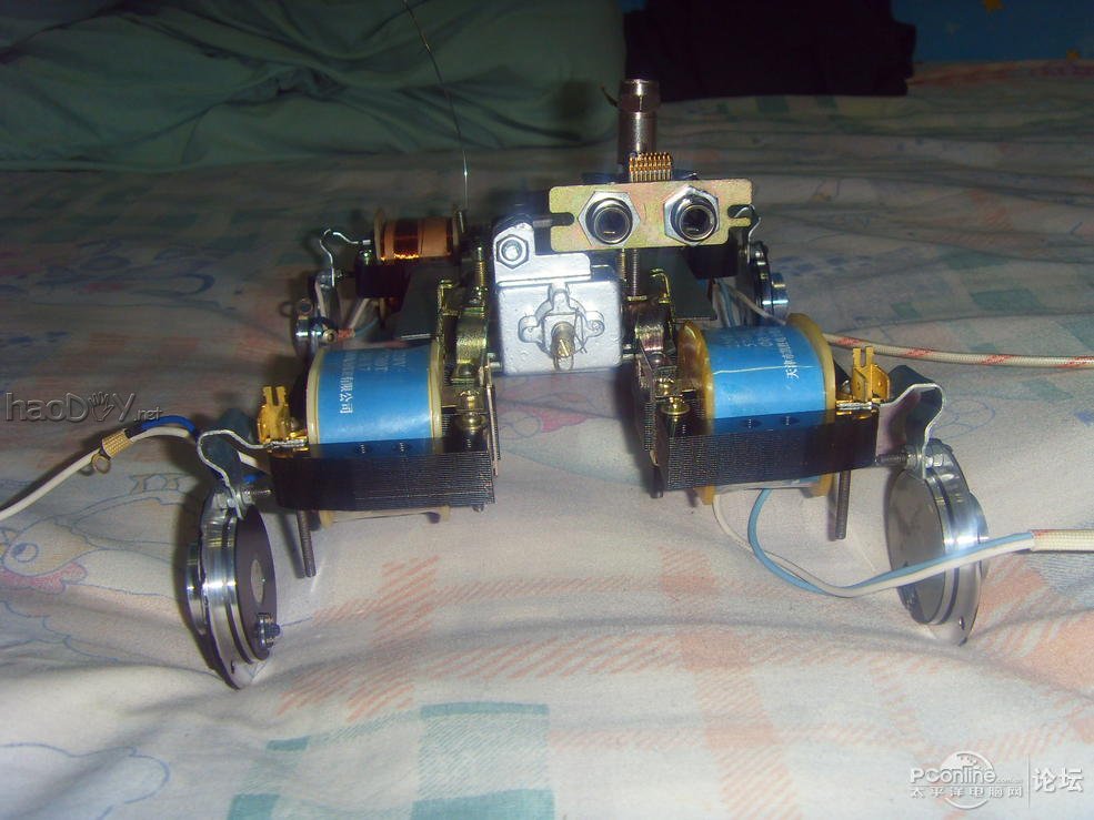 点击查看原图 废物利用自己亲手打造的机器人模型