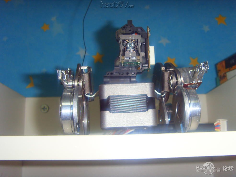 点击查看原图 废物利用自己亲手打造的机器人模型