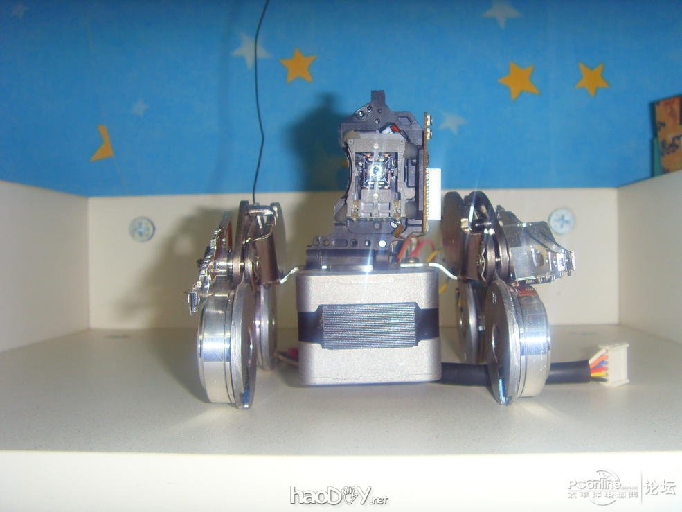 点击查看原图 废物利用自己亲手打造的机器人模型