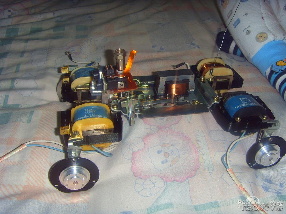 点击查看原图 废物利用自己亲手打造的机器人模型