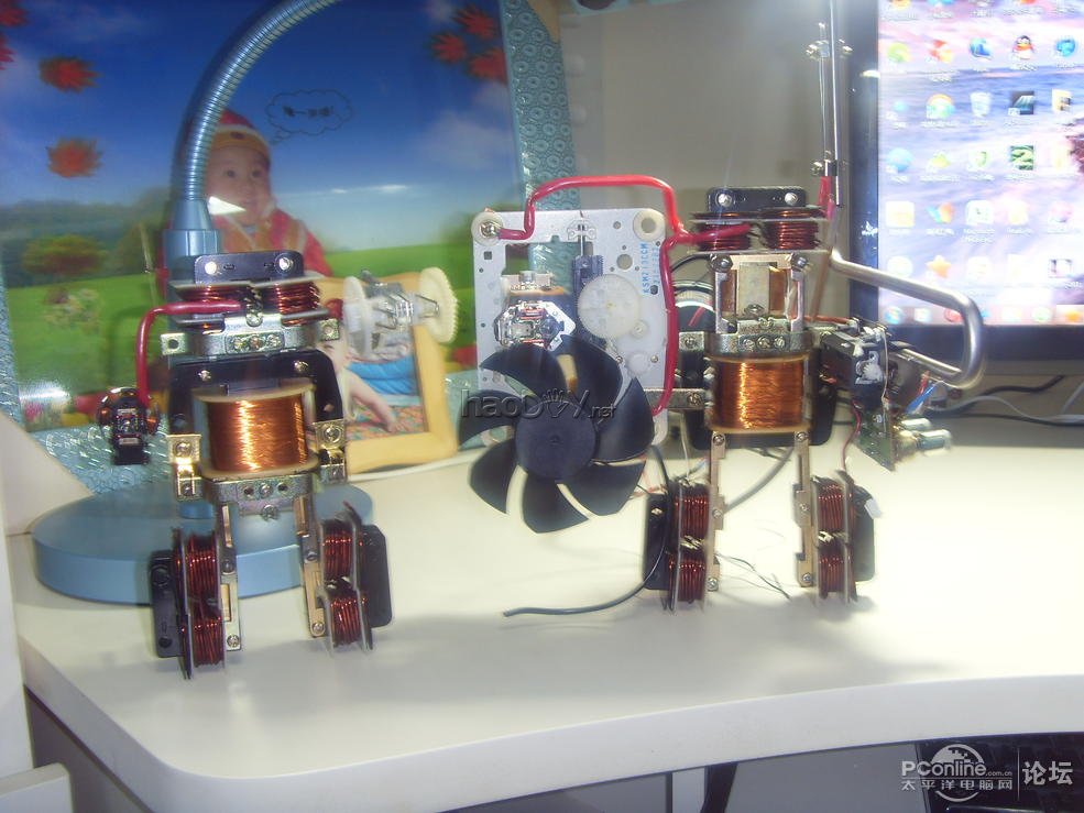 点击查看原图 废物利用自己亲手打造的机器人模型