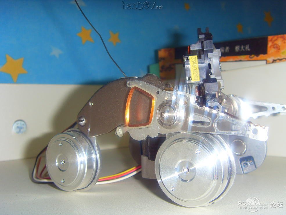 点击查看原图 废物利用自己亲手打造的机器人模型