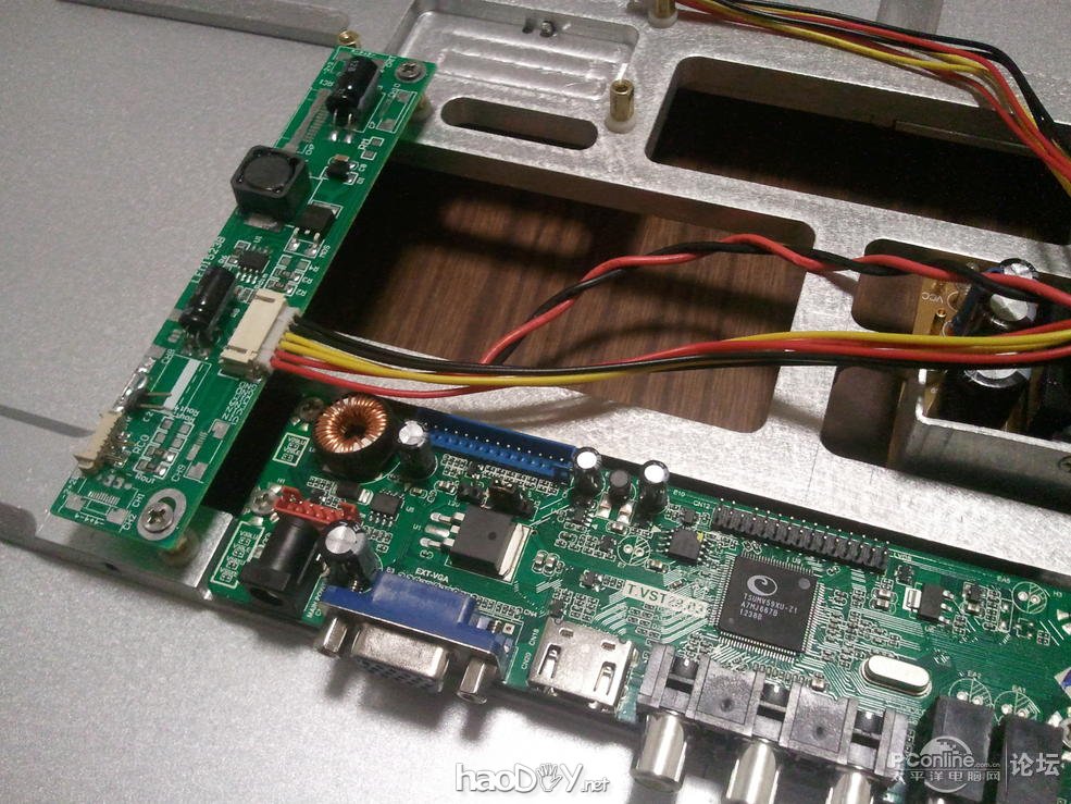 点击查看原图 纯铝打造360°全方位旋转带升降极薄,超窄边框23.6寸显示器