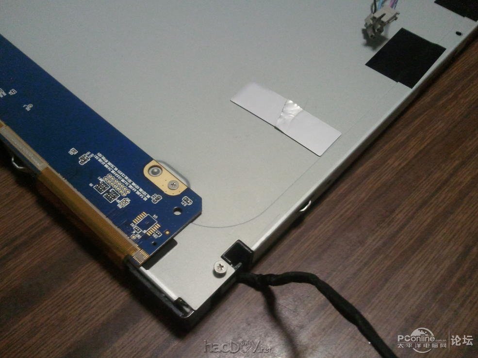 点击查看原图 纯铝打造360°全方位旋转带升降极薄,超窄边框23.6寸显示器