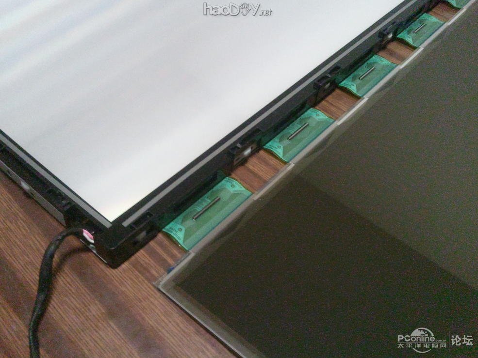 点击查看原图 纯铝打造360°全方位旋转带升降极薄,超窄边框23.6寸显示器