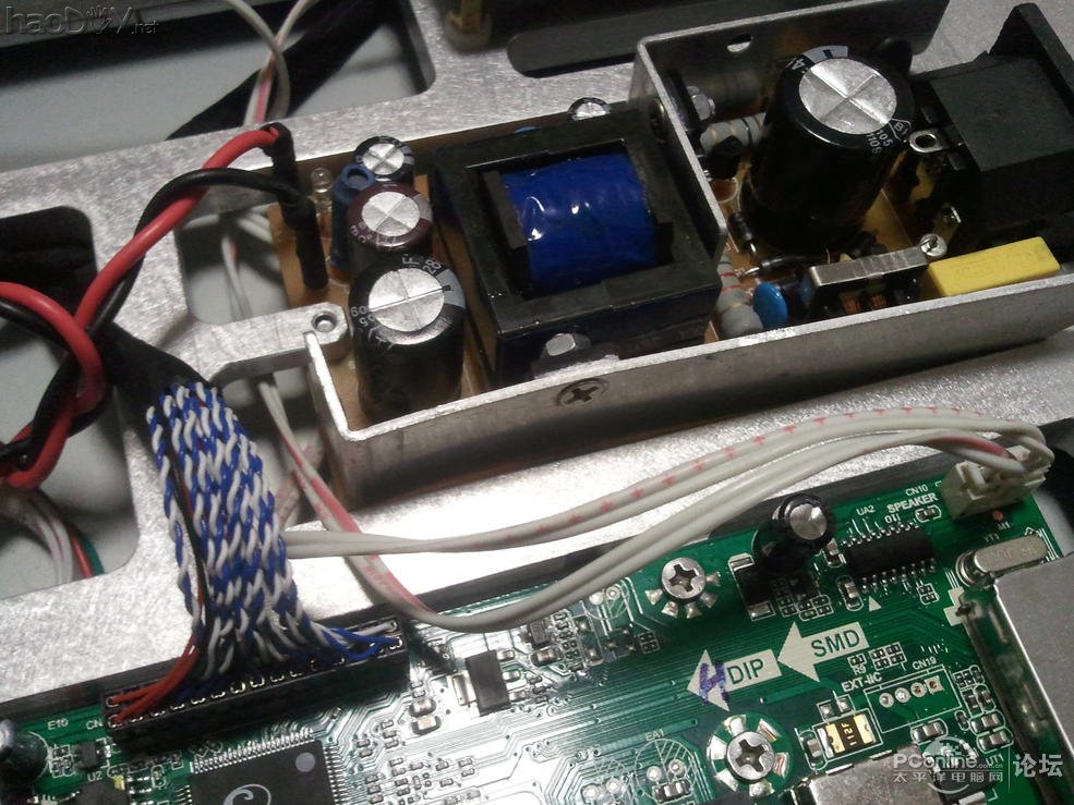 点击查看原图 纯铝打造360°全方位旋转带升降极薄,超窄边框23.6寸显示器