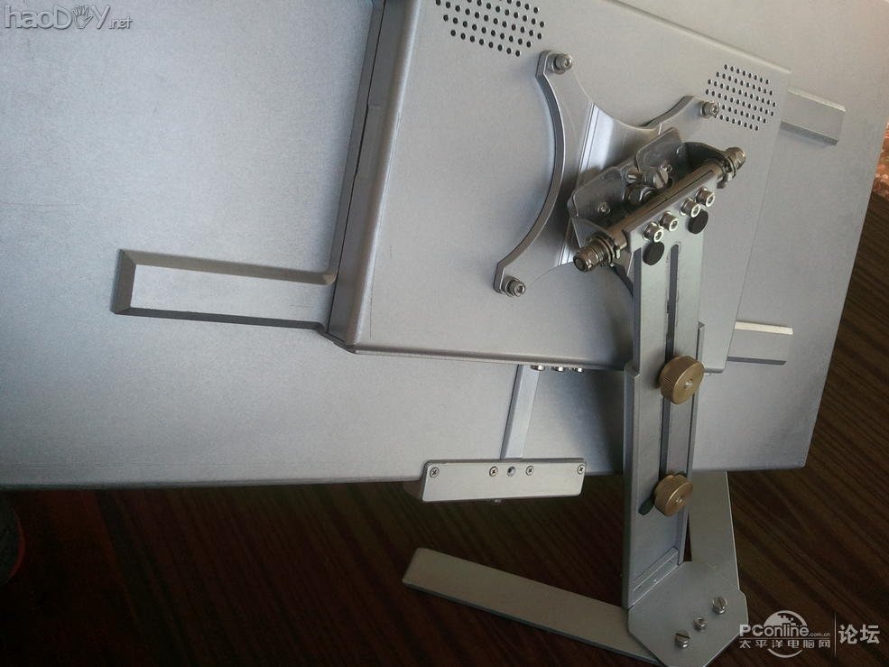 点击查看原图 纯铝打造360°全方位旋转带升降极薄,超窄边框23.6寸显示器