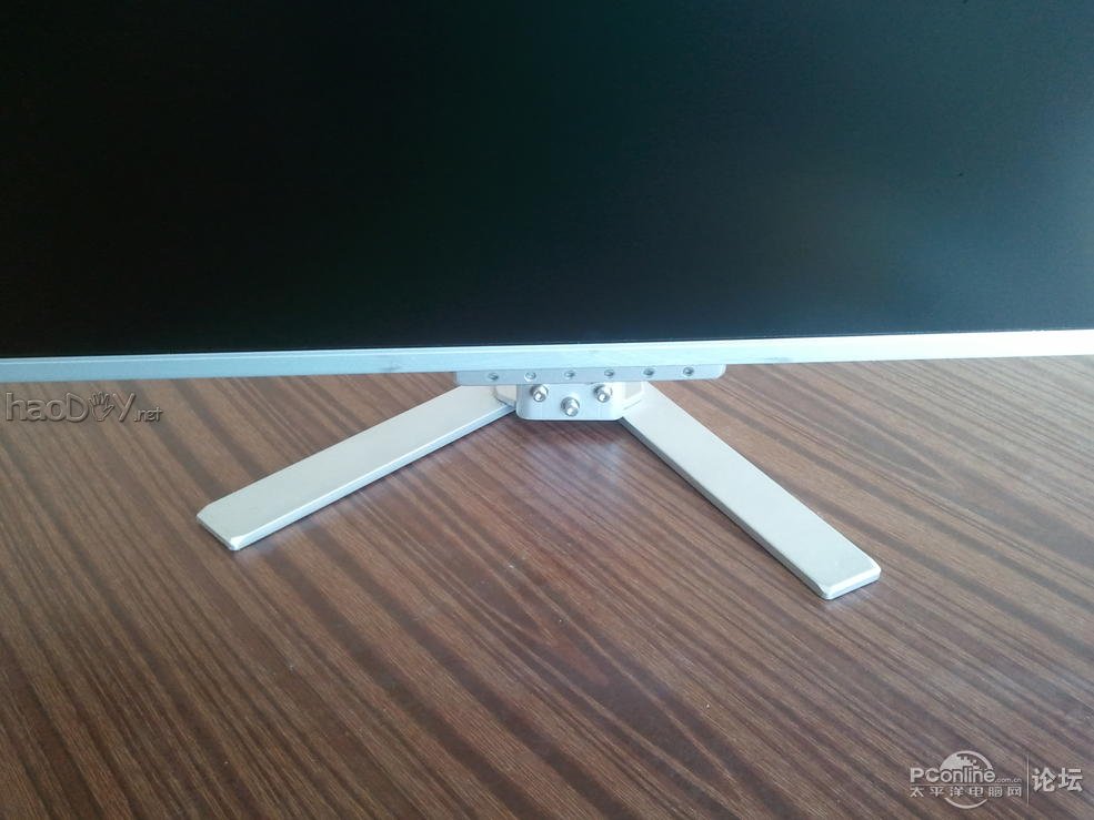 点击查看原图 纯铝打造360°全方位旋转带升降极薄,超窄边框23.6寸显示器