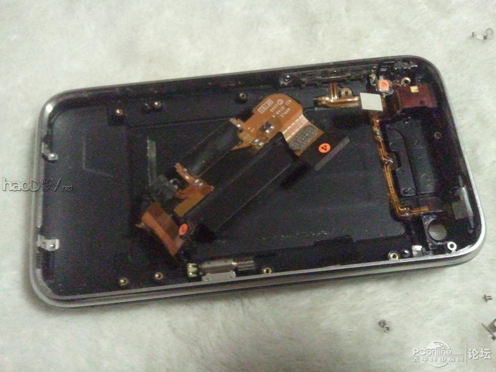 点击查看原图 苹果遇上我--IPHONE3gs换“电池心”手术中