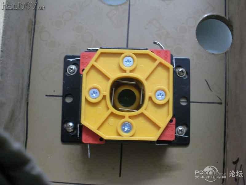 点击查看原图 另类游戏摇杆,怪异的兼容性:只要键盘能玩的它都支持