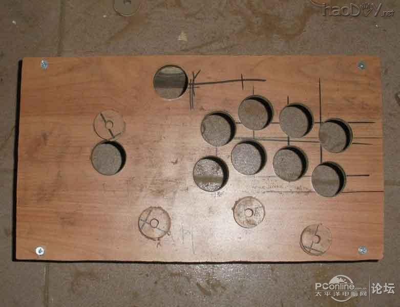 点击查看原图 另类游戏摇杆,怪异的兼容性:只要键盘能玩的它都支持