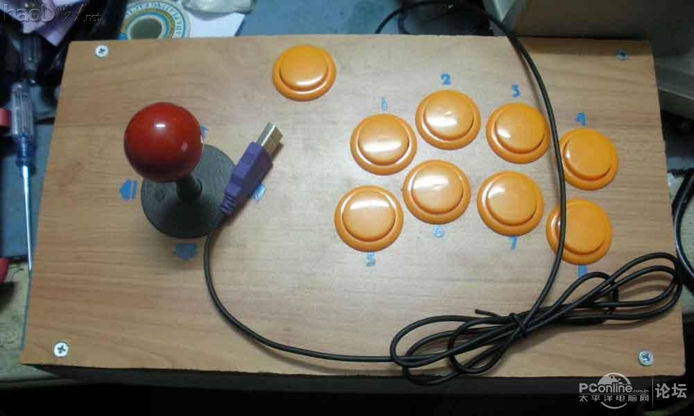 点击查看原图 另类游戏摇杆,怪异的兼容性:只要键盘能玩的它都支持