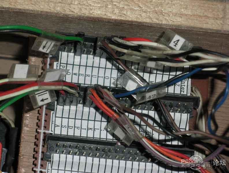 点击查看原图 另类游戏摇杆,怪异的兼容性:只要键盘能玩的它都支持