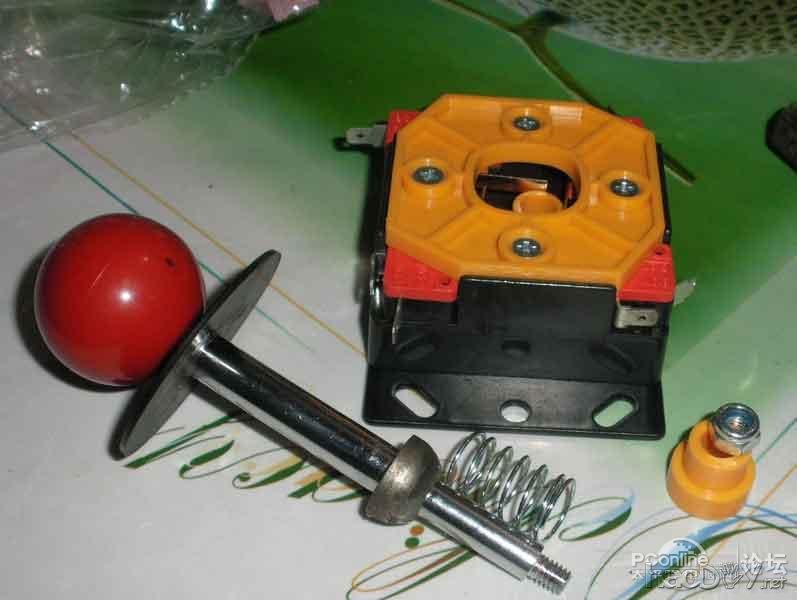 点击查看原图 另类游戏摇杆,怪异的兼容性:只要键盘能玩的它都支持