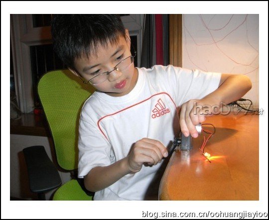 小实验--手摇发电机 益智科学科技小实验发明--手摇发电机