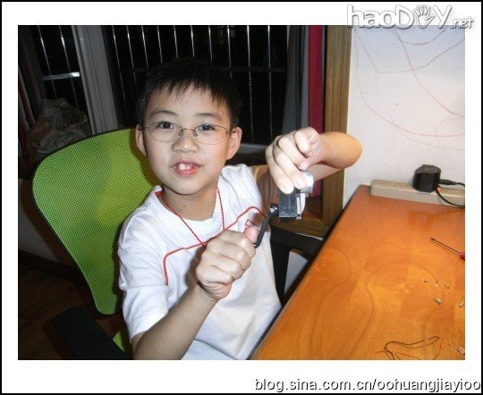 小实验--手摇发电机 益智科学科技小实验发明--手摇发电机