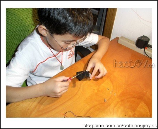 小实验--手摇发电机 益智科学科技小实验发明--手摇发电机