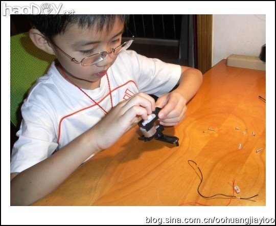 小实验--手摇发电机 益智科学科技小实验发明--手摇发电机