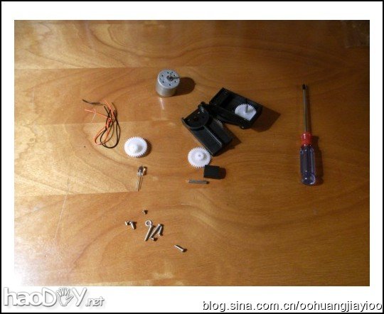 小实验--手摇发电机 益智科学科技小实验发明--手摇发电机