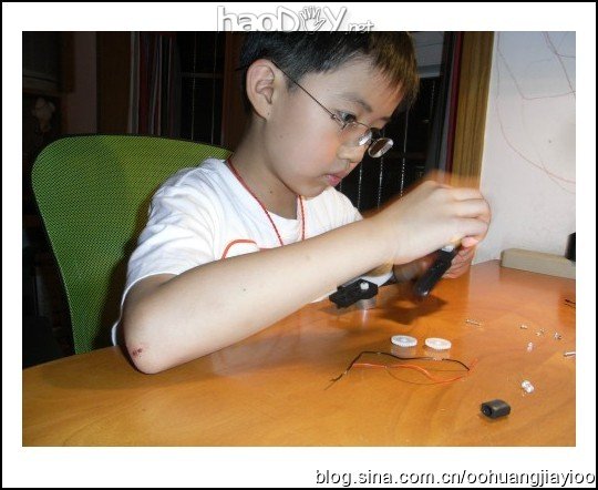 小实验--手摇发电机 益智科学科技小实验发明--手摇发电机