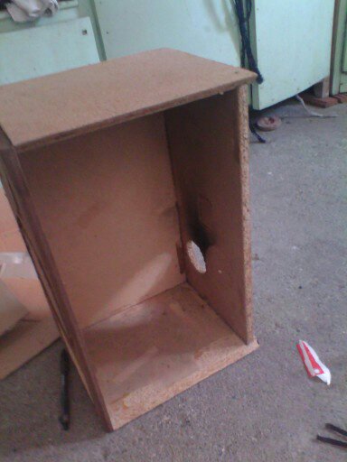 点击查看原图 首台自制半导体制冷片冰箱