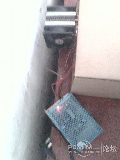 点击查看原图 首台自制半导体制冷片冰箱