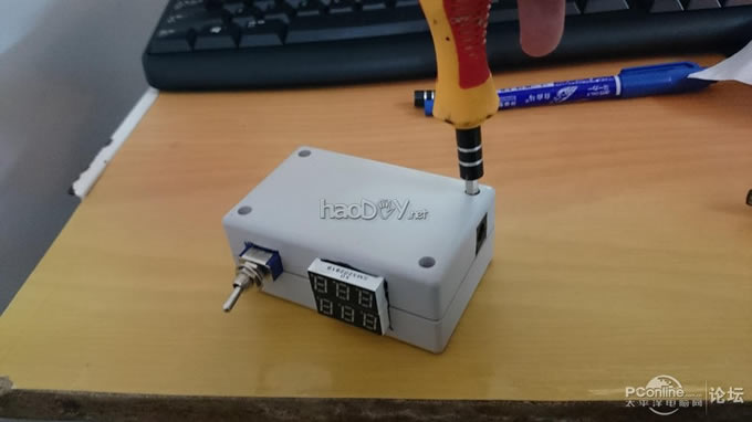 点击查看原图 嫌移动电源不给力?来大的才好玩 12v转降压5v数显手机充电器 视